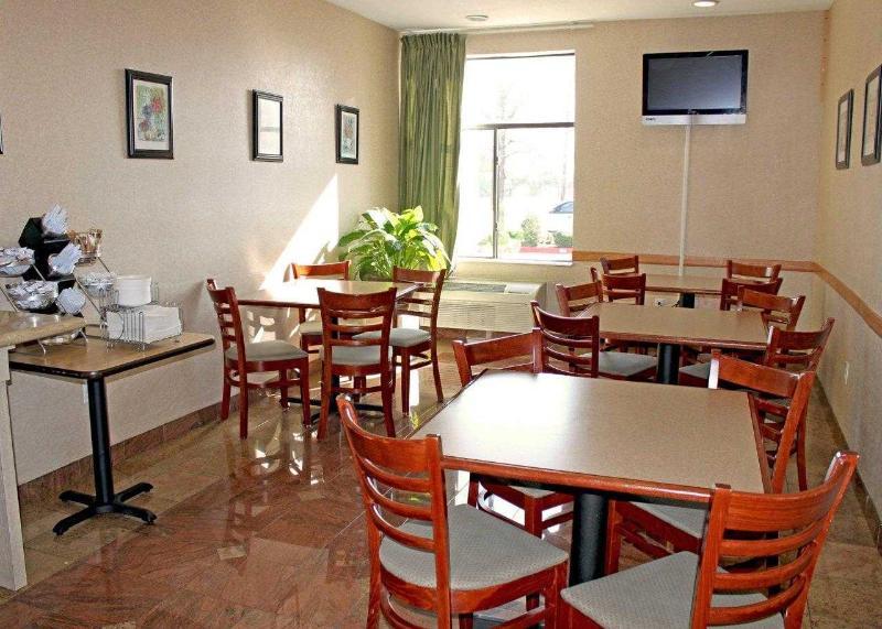 Quality Suites Темпъл Екстериор снимка