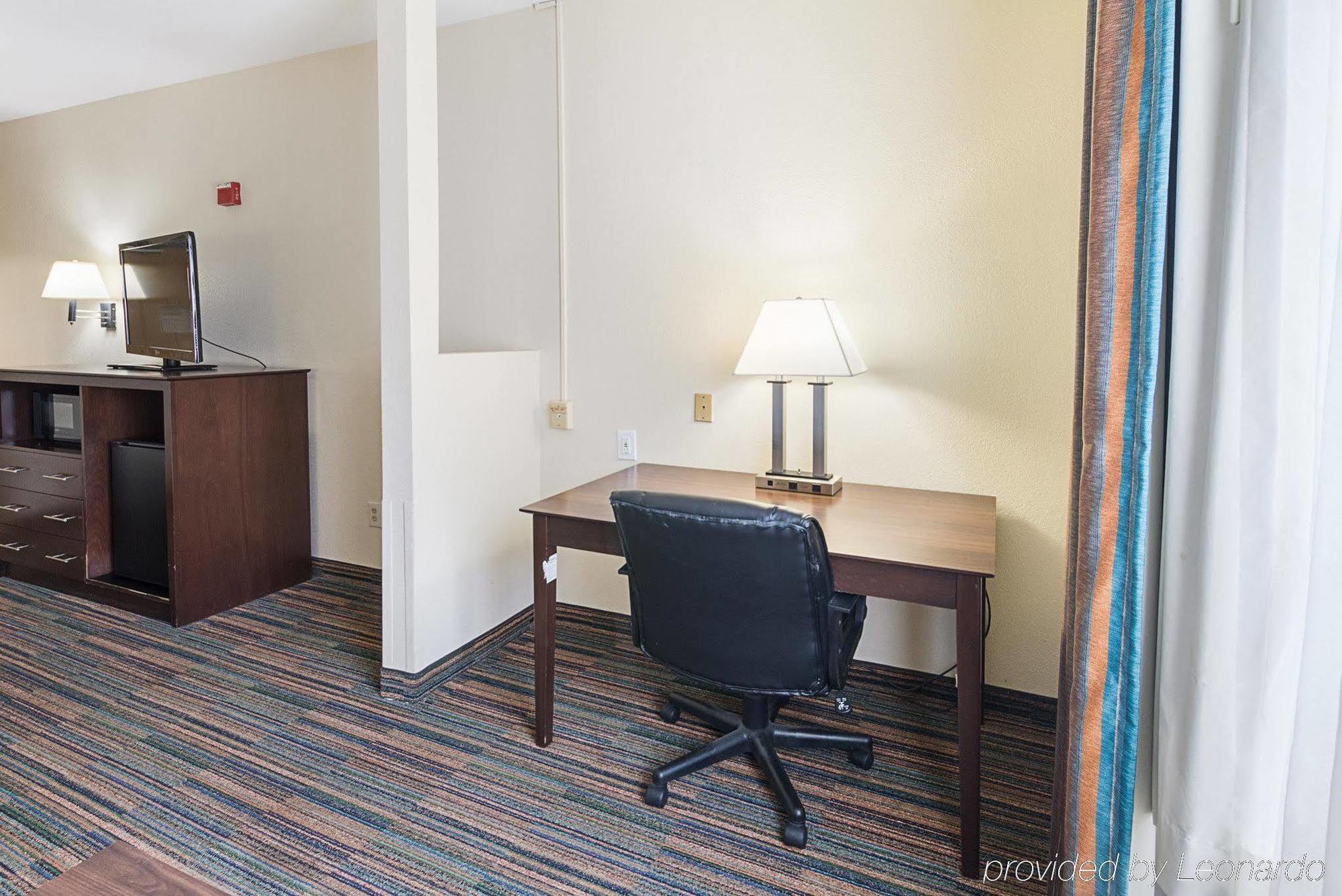 Quality Suites Темпъл Екстериор снимка