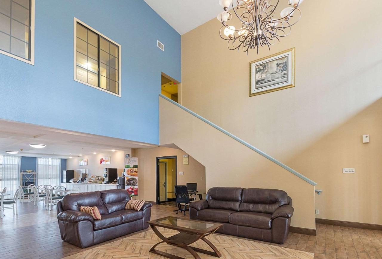 Quality Suites Темпъл Екстериор снимка